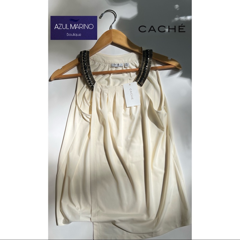 CACHÉ — Elegant white blouse with silver decor • Blusa elegante con decoración •